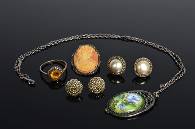 Lot 210 - A paste set dress ring in silver