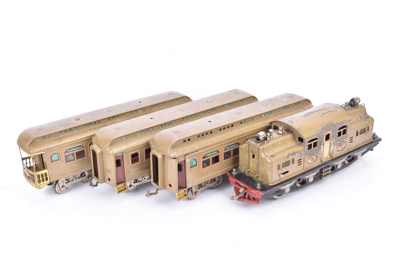 Lot 1022 - A Lionel 'Standard/Wide' Gauge Train Set