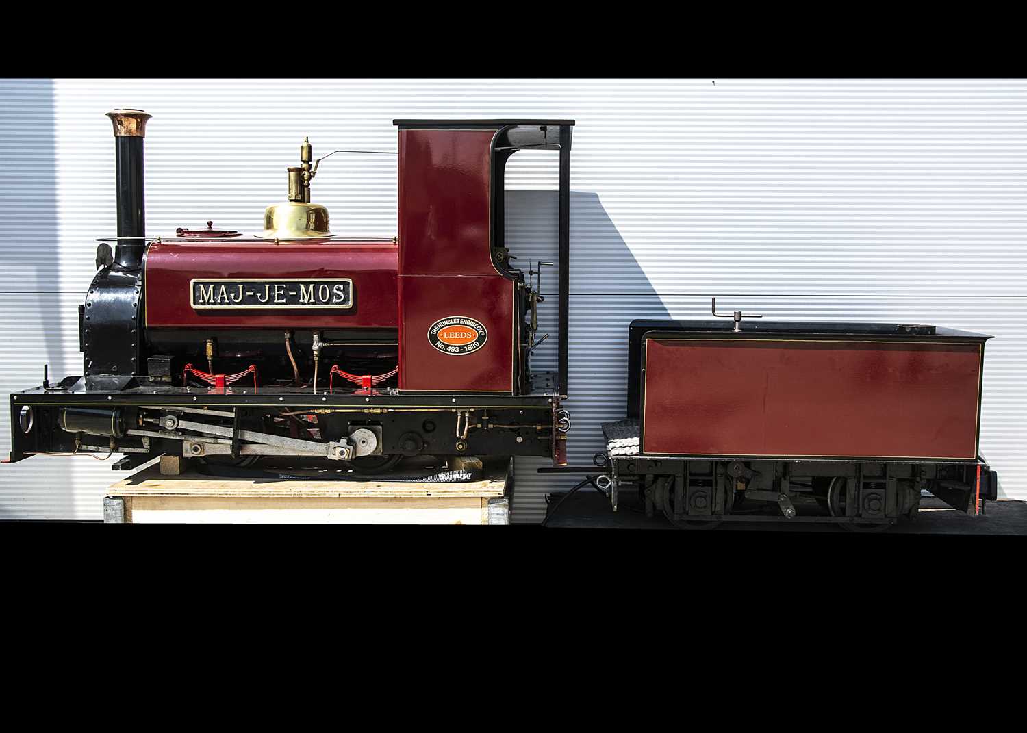 Lot 1084 - A 7¼" Gauge coal-fired 'Quarry Hunslet' 0-4-0 Locomotive and ride-on Tender 'MAJ-JE-MOS'