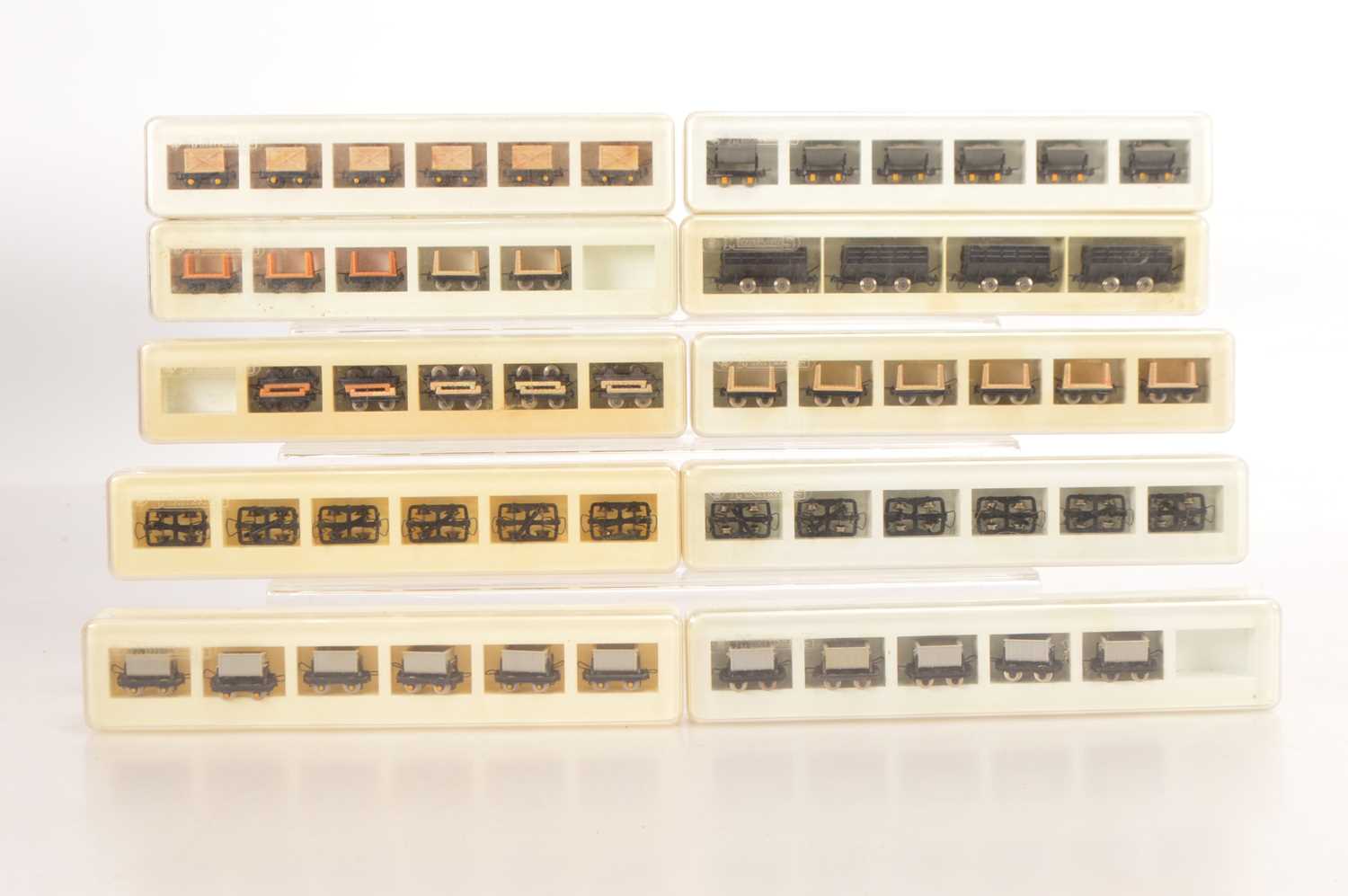 Lot 7 - Roco Minitrains 009 wagon Track packs (10 packs, 60  Trucks)