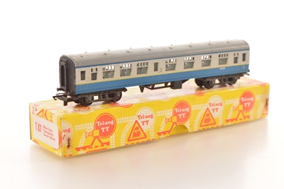 Lot 15 - Uncommon Tri-ang TT Gauge T87 BR blue/grey Main Line Composite Coach