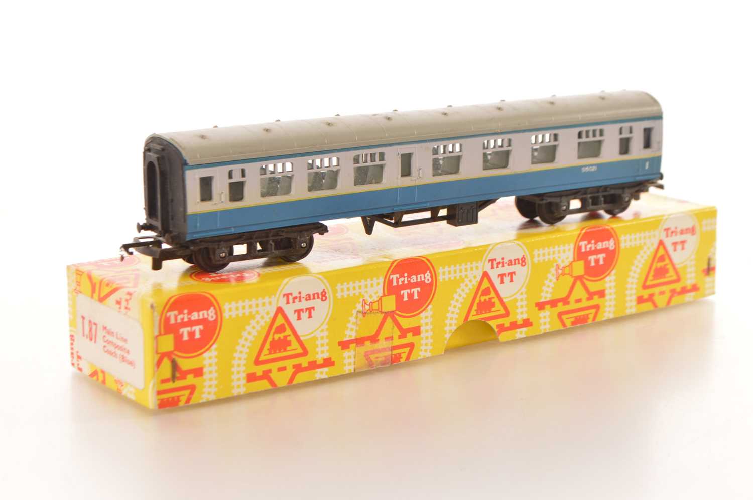 Lot 16 - Uncommon Tri-ang TT Gauge T87 BR blue/grey Main Line Composite Coach