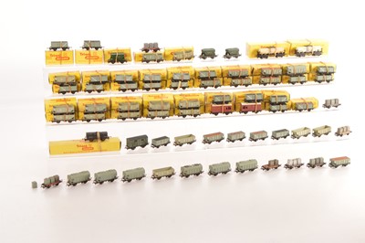 Lot 19 - Tri-ang TT Gauge boxed and unboxed Bulk Ore Grain and Mineral wagons  and other trucks (71)