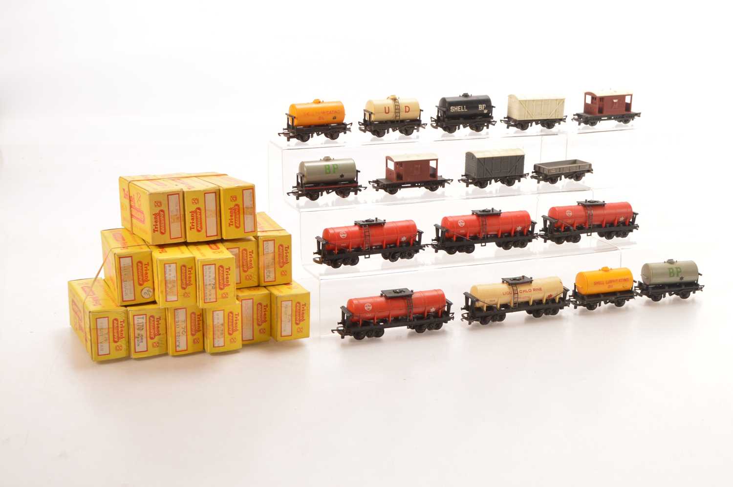 Lot 27 - Tri-ang TT Gauge boxed and unboxed Goods Rolling Stock including five bogie Tank wagons (30)