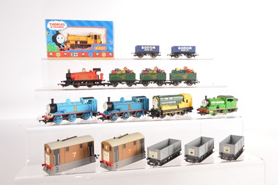 Lot 29 - Hornby 00 Gauge Thomas Series Locomotives and wagons and Santa Express Father Christmas Locomotive and Nortth Pole Trucks (16)