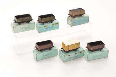 Lot 32 - Hornby-Dublo 00 Gauge Pre-war boxed 3-Rail GWR and LMS Open wagons and early Post-war GWR Open and SR Meat Van and Pre-war empty van box (6 wagons, 6 boxes + four couplings)