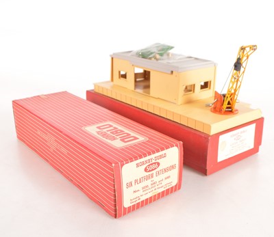 Lot 47 - Hornby-Dublo 00 Gauge boxed 2-Rail Goods Depot and Platform Extensions (2)
