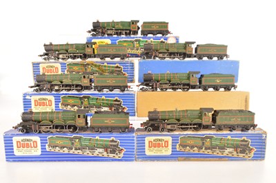 Lot 54 - Hornby-Dublo 00 Gauge 3-Rail boxed 3221 '5002 'Ludlow Castle' and six EDLT20 7013 'Bristol Castle ' Loconotives and Tenders mostly boxed (7)