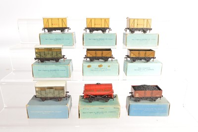 Lot 64 - Hornby-Dublo 00 Gauge  3-Rail boxed early post-war D1 wagons mostly in dated light blue boxes (9)