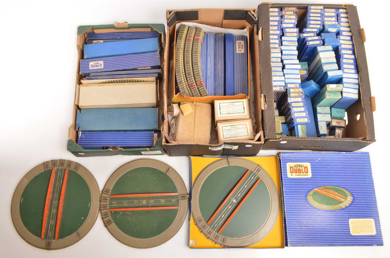 Lot 70 - Hornby-Dublo 00 Gauge Track and Point and various accessories ( large qty)
