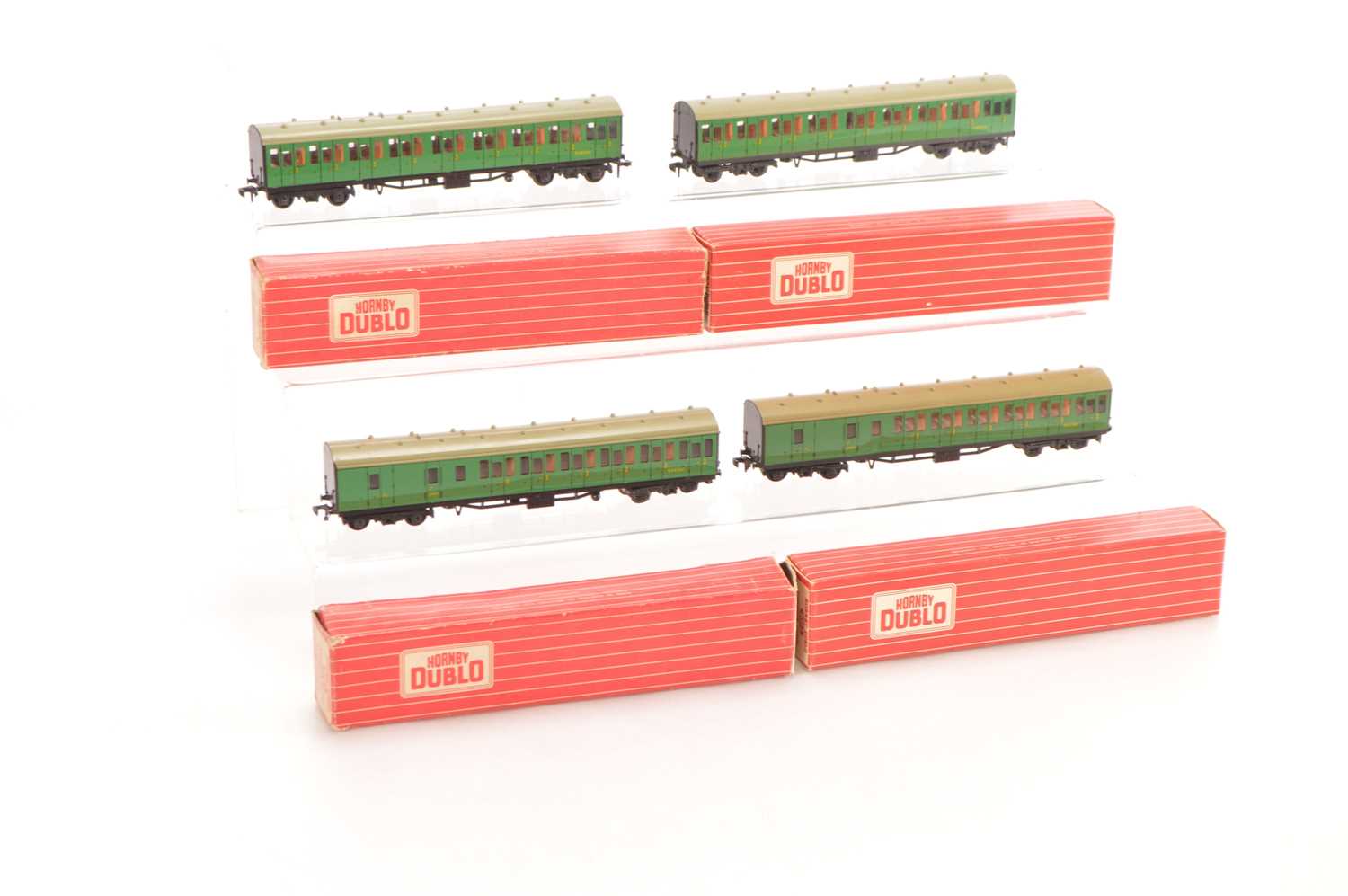 Lot 77 - Hornby-Dublo 00 Gauge 2-Rail boxed BR SR green Super Detail Suburban Coaches (4)