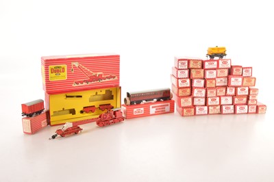 Lot 102 - Hornby-Dublo 00 Gauge boxed 2-Rail Super Detail Goods Rolling Stock Breakdown Crane Packing Vans and Coach (40)