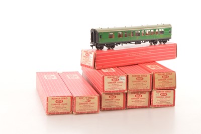 Lot 105 - Hornby-Dublo 00 Gauge boxed 2-Rail Super Detail BR SR green Corridor Coaches (9)