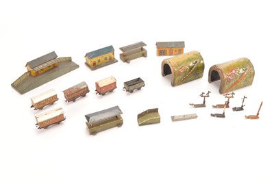 Lot 117 - Bing and Karl Bub 00 Gauge Table Top Accessories (17)