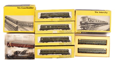 Lot 121 - Trix 00 Gauge boxed BR green 6-Car TransPennine Set and Coach Kit (6)