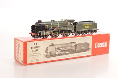 Lot 128 - Will's Finecast 00 Gauge kitbuilt SR green Schools Class 4-4-0 901 'Winchester' Locomotive and Tender