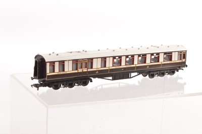 Lot 150 - A Lawrence Scale Models 00 Gauge   LNWR 12-wheel First/Third Dining Saloom No 512