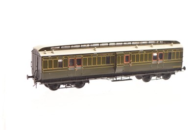 Lot 162 - A Lawrence Scale Models 00 Gauge   SR green 8-wheel Clerestory Luggage and Guards Van No 929