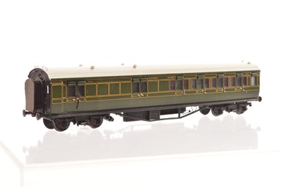 Lot 173 - A Lawrence Scale Models 00 Gauge SR olive green 8-wheel Third/Brake Corridor Coach No 1276 