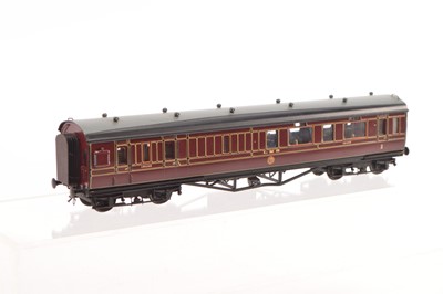 Lot 191 - A Lawrence Scale Models 00 Gauge LMS crimson lake 8-wheel First Class Lounge/Brake Coach No 15493