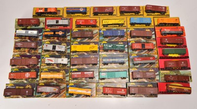 Lot 270 - American HO Postwar and Later Mainly Kitbuilt Boxcars (40+)