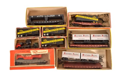 Lot 274 - American HO Postwar and Later Mainly Kitbuilt Flat Trucks with Haulage Vehicle Loads Haulage Models and Auto Loader (8)