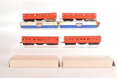 Lot 303 - Ever Ready individually boxed 00 Gauge two Underground Power Cars and two Coaches (4)