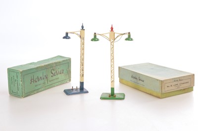 Lot 352 - Hornby 0 Gauge pair of No.1E and No.2E lamp standards (2)