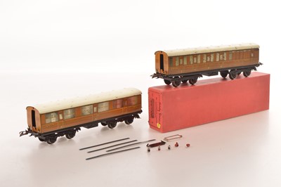 Lot 363 - Hornby 0 Gauge Pair of LNER Corridor coaches (13)