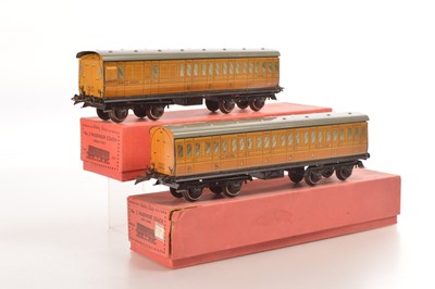 Lot 366 - Hornby 0 Gauge pair of LNER Passenger coach (2)