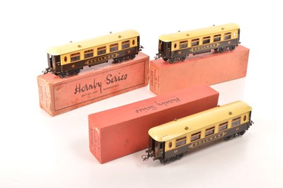 Lot 367 - Hornby 0 Gauge trio of No.2 Pullman coaches (3)