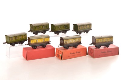 Lot 384 - Hornby 0 Gauge No.1 Passenger coaches (7)