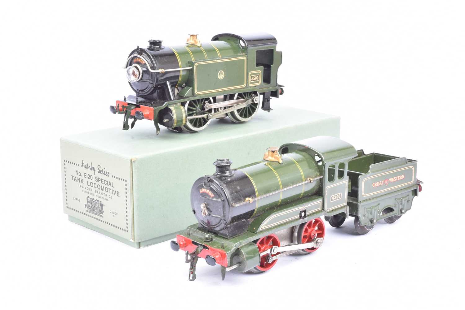 Lot 42 - Hornby 0 Gauge Electric and Clockwork GWR green 0-4-0 Tank and Tender Locomotives