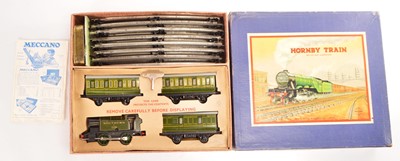 Lot 466 - Hornby 0 Gauge SR Southern 101 Tank Clockwork Passenger Set