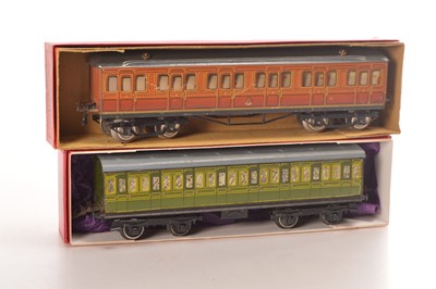 Lot 469 - Hornby 0 Gauge Pair of Coaches (2)