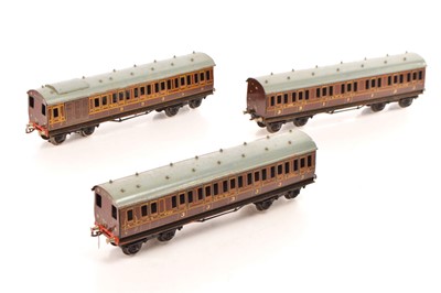 Lot 487 - Bassett Lowke 0 Gauge 3-car LMS Watford - Euston set