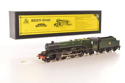 Lot 559 - Corgi/ Bassett Lowke  0 Gauge Modern issue Ref:BL99007 4-6-2 Loco & Tender BR lined green Princess Royal class 'Princess Royal'