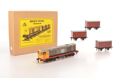 Lot 562 - ETS for Bassett Lowke 0 Gauge Modern issue BL99028 class 20 Diesel Freight set