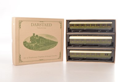 Lot 580 - Darstead 0 Gauge Modern Issue SR Suburban 3 coach set
