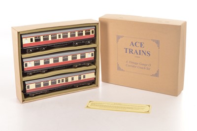 Lot 586 - Ace 0 Gauge Modern issue C/5 BR blood and Custard 3-car set A