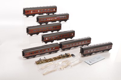 Lot 587 - Ace Trains 0 Gauge Modern issue group of Unboxed AC/3 LMS Maroon coaches (7) & accessories