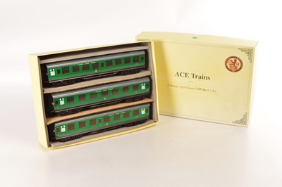 Lot 605 - Ace trains 0 Gauge modern issue C/13 SR Mk1 Coach Set A