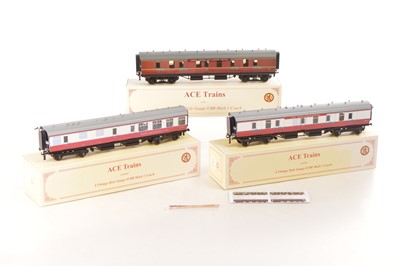 Lot 606 - Ace trains 0 Gauge modern issue C/13 MK1 Coaches (3)