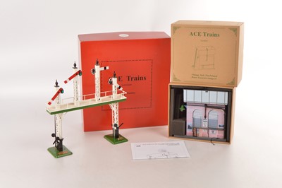 Lot 607 - Ace trains 0 Gauge modern issue AC/2 Water Tower & ACS1 Signal Gantry (2)
