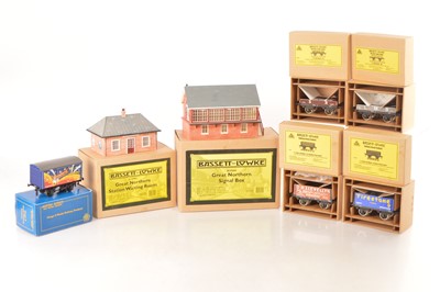 Lot 614 - Bassett Lowke Modern Issue Rolling Stock & Buildings (7) 