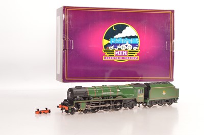 Lot 635 - MTH 0 Gauge BR Green Princess Coronation Class 4-6-2 Duchess Of Buccleuch Locomotive & Tender 20-3367-1 