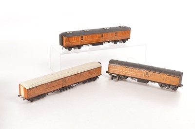 Lot 668 - Fred Newman or Similar 0 Gauge LNER Full Brake Coaches (3)