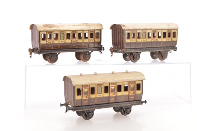 Lot 724 - Marklin Gauge 1 trio of 22 cm LNWR 4-wheel Passenger coaches (3)