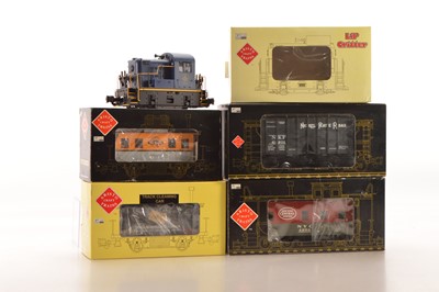 Lot 803 - Aristo Craft trains G Gauge American outline Locomotive and Freight cars (5)