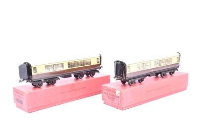 Lot 82 - Pair of Hornby 0 Gauge GWR chocolate and cream First/Third Corridor Coaches